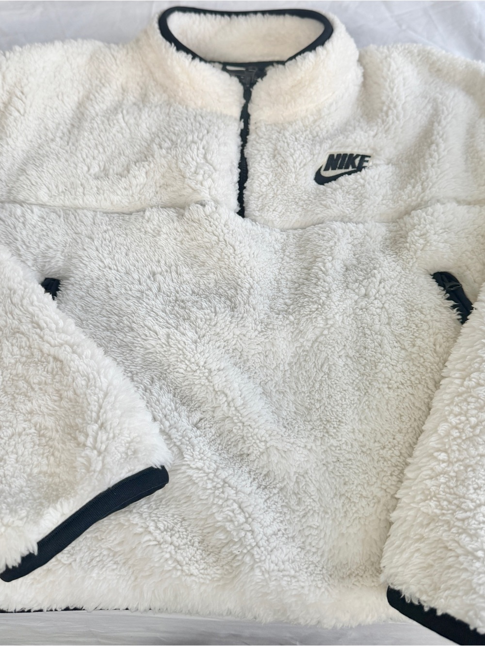 Nike Sz M Cream Sherpa Plush Fleece Quarter Zip Crop Pullover Black Logo & Trim - Picture 16 of 16